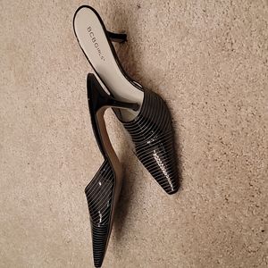 BCBGirls Blk Wht Patent Leather Mules | Size 7 1/2 Women's